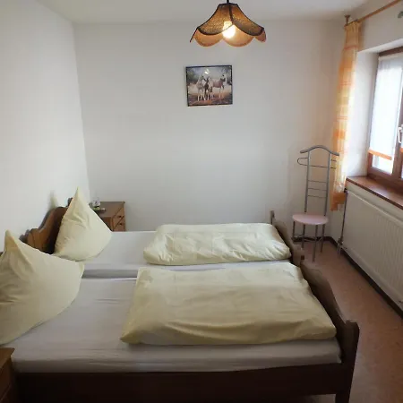 مزرعة للإقامة & Reitschule Fuchsenhof Seebarn