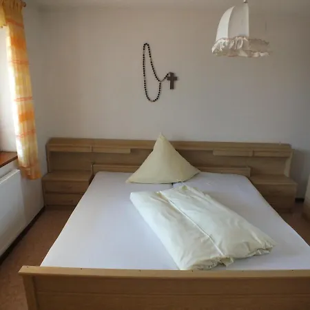 مزرعة للإقامة & Reitschule Fuchsenhof *