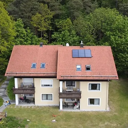 & Reitschule Fuchsenhof مزرعة للإقامة *